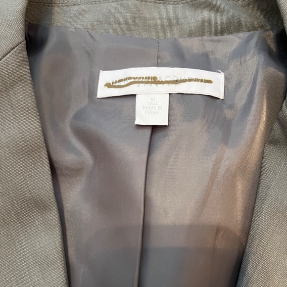 NEW YORK & CO Grey Suit Jacket Buttons Size 10 Tall - Picture 3 of 4